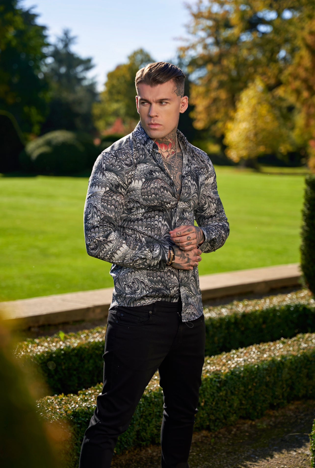 Super Slim Stretch Grey / Black Peacock Print Long Sleeve with Button Down Collar - FS912