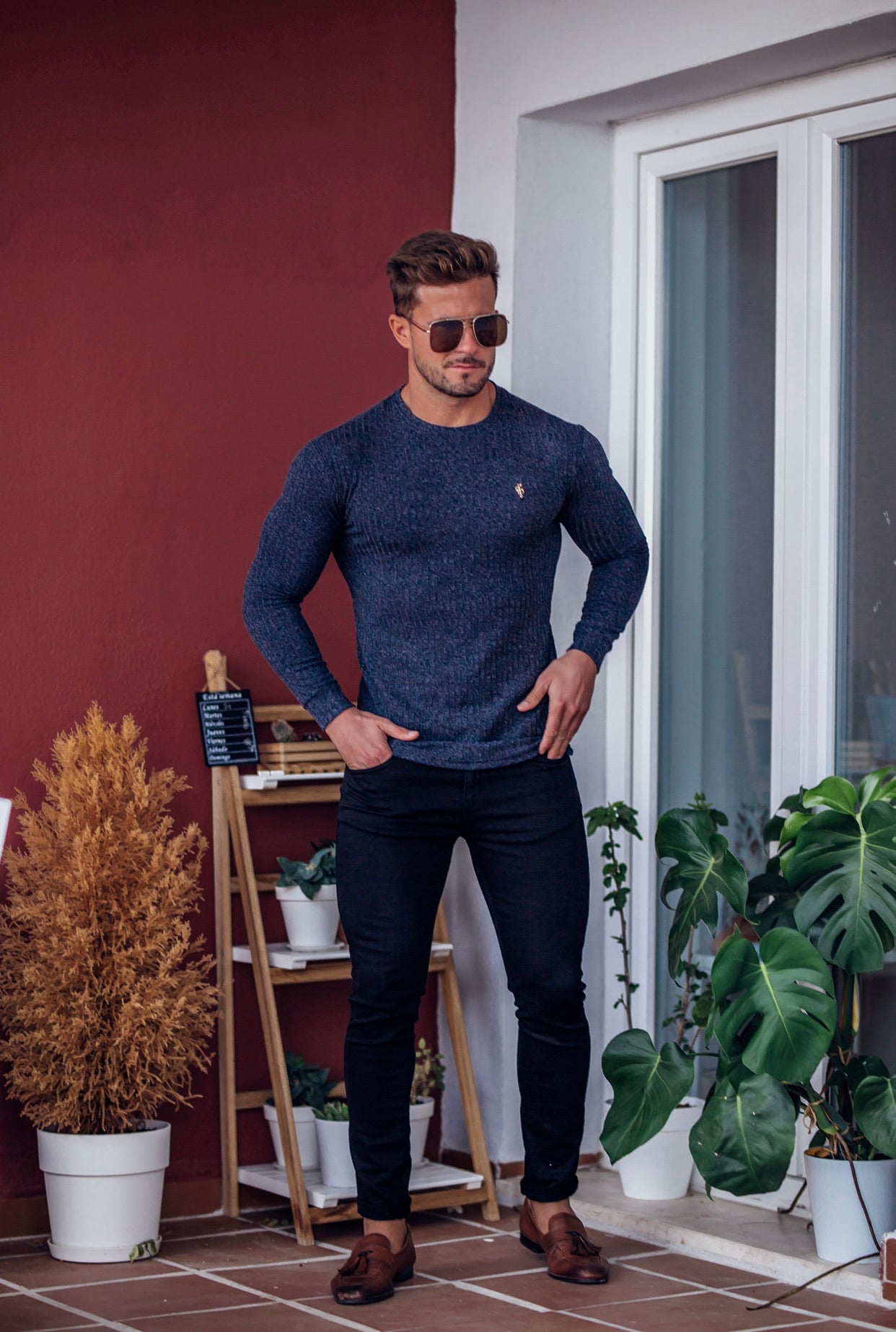 Classic Navy Ribbed Knit Jumper With Gold Emblem - FSH539