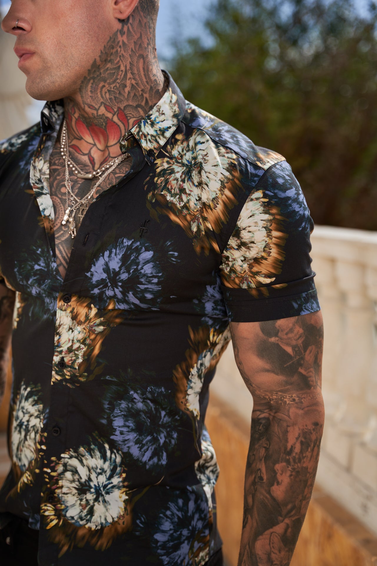 Super Slim Stretch Black Base Blurred Flower Print Short Sleeve with Button Down Collar - FS801