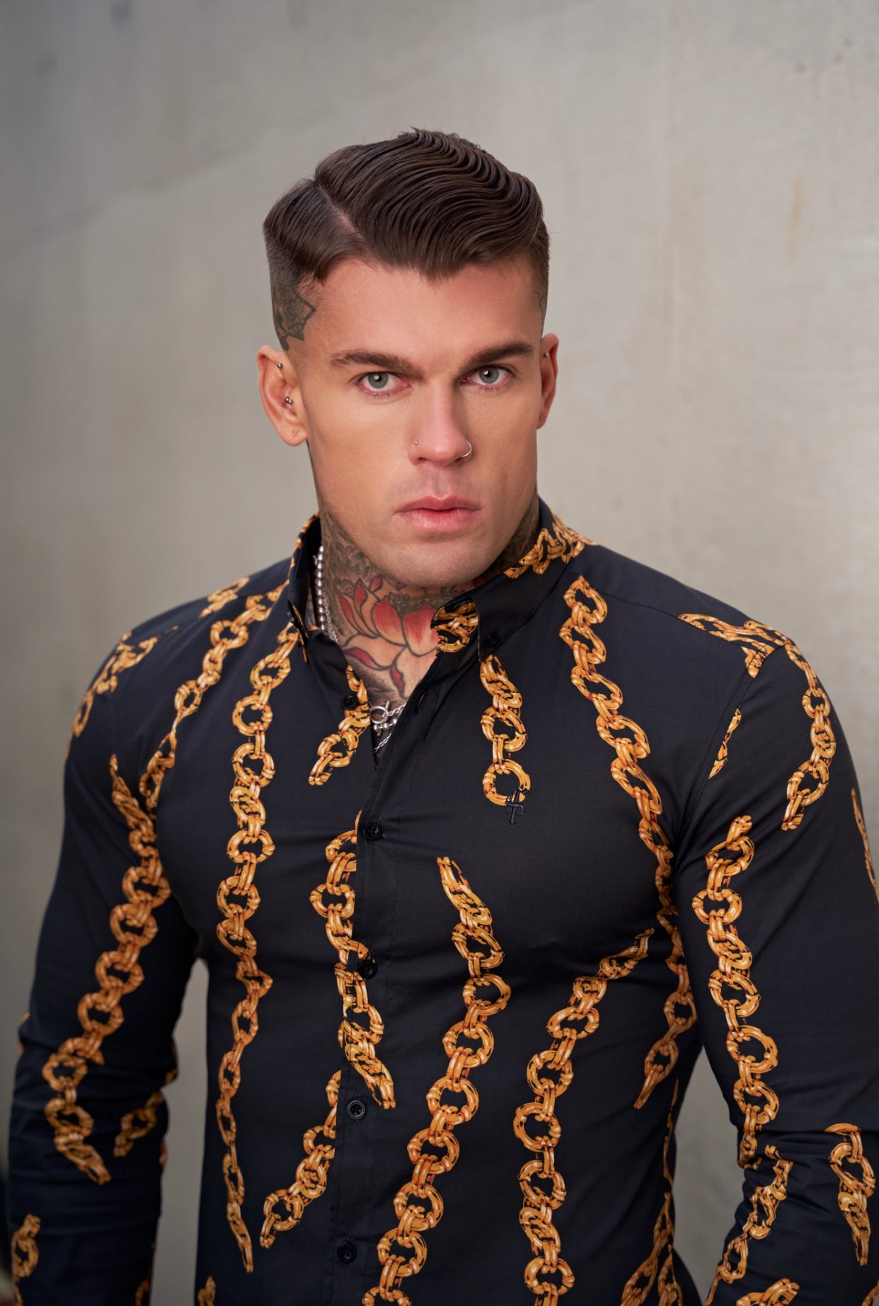 Super Slim Stretch Black / Gold Chain Print Long Sleeve with Button Down Collar - FS856