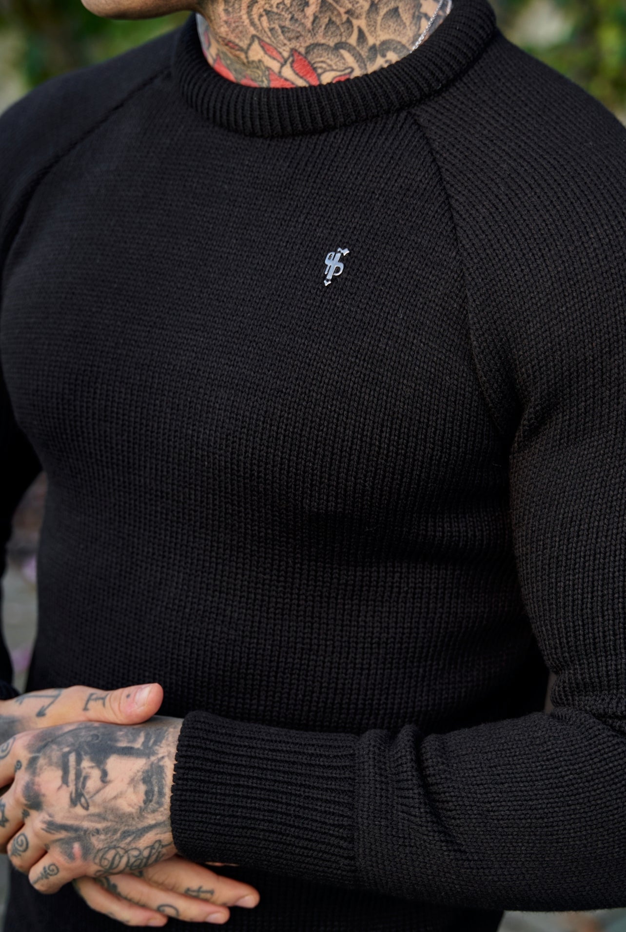 Black Knitted Raglan Crew Super Slim Jumper With Metal Decal - FSJ050