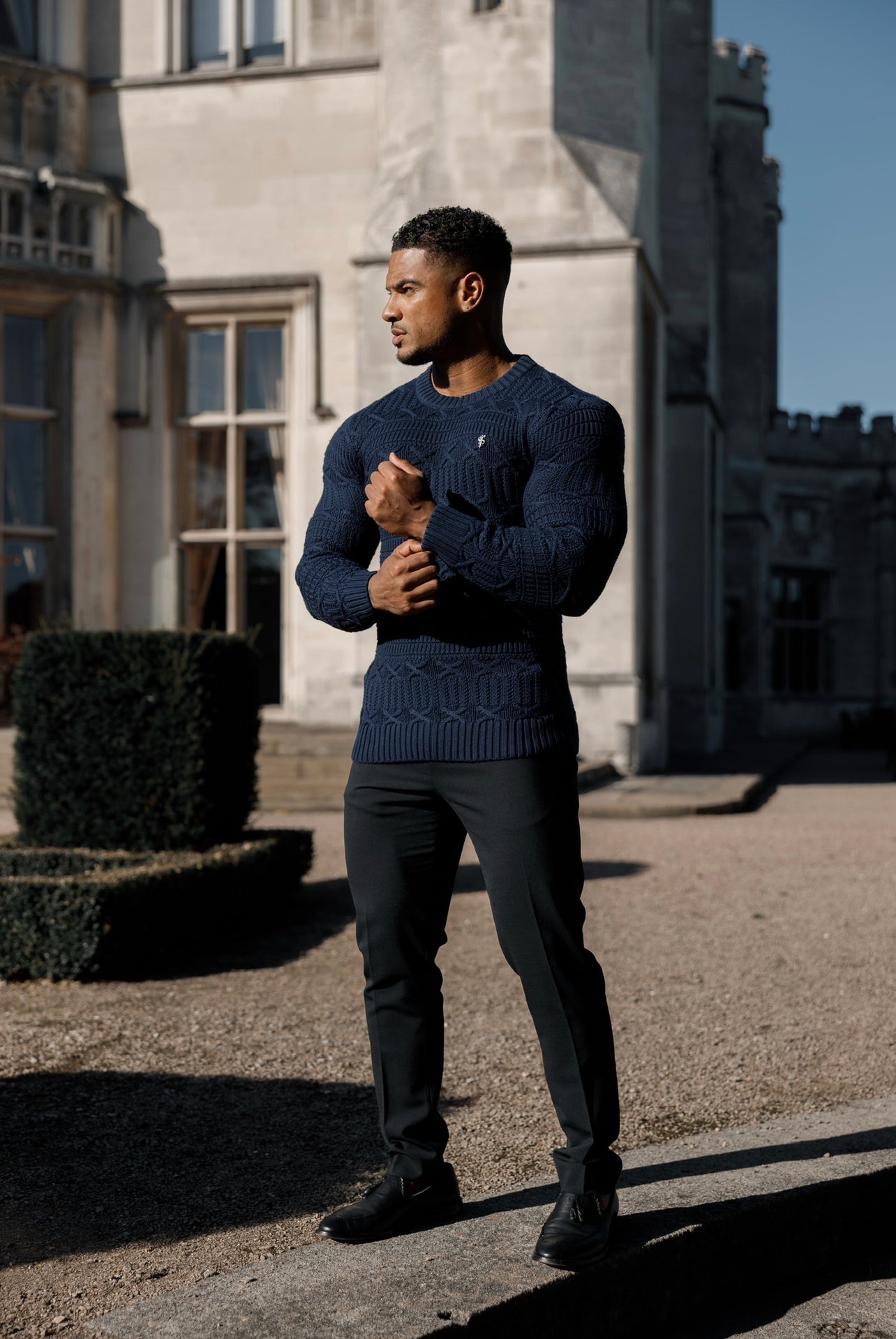 Navy Knitted Cable Link Crew Super Slim Jumper With Metal Decal - FSN069
