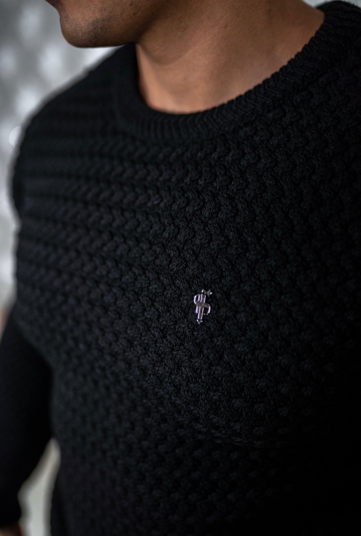 Black Knitted Weave Super Slim Jumper With Metal Decal - FSJ014