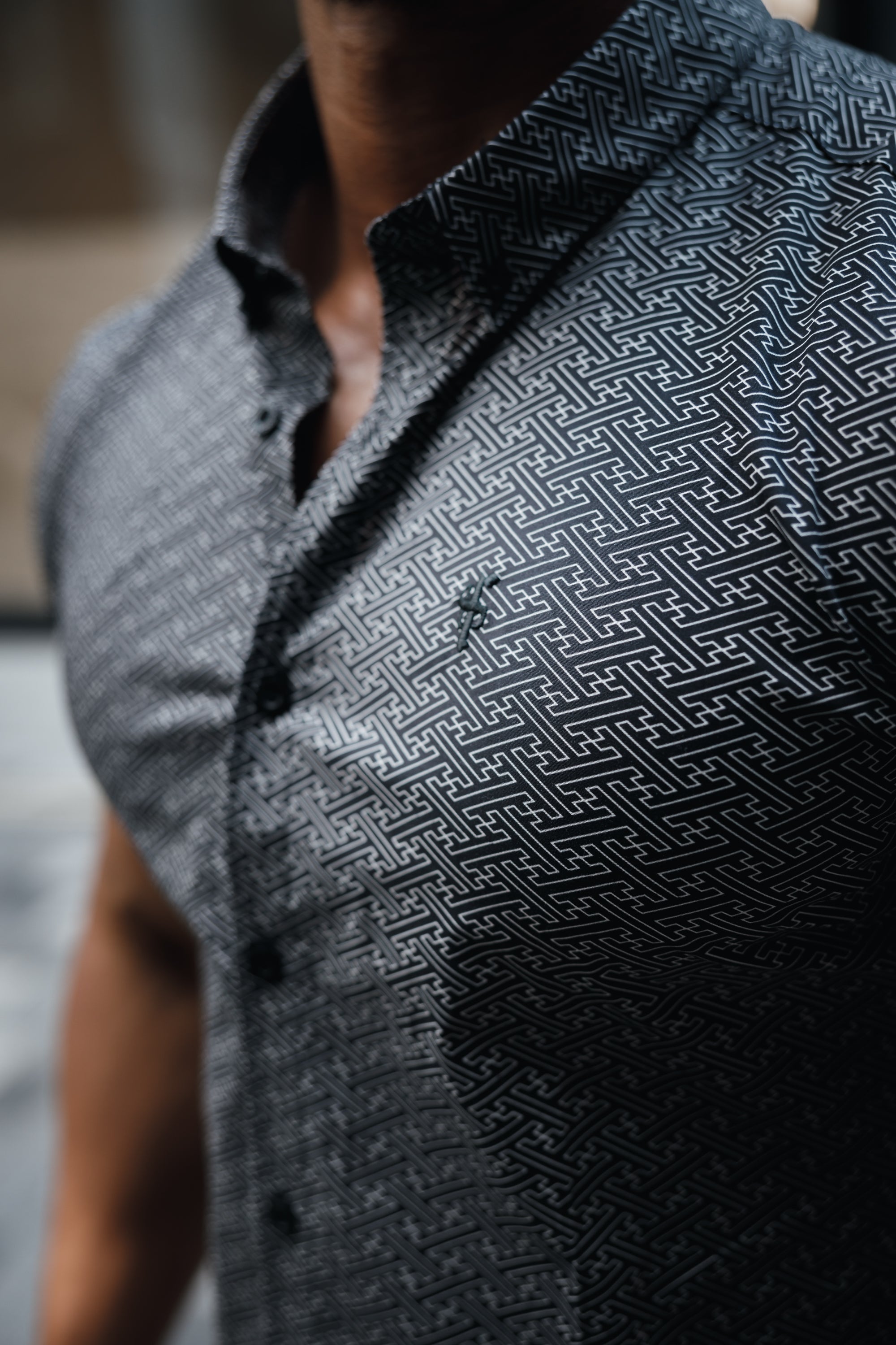 Super Slim Stretch Black and Off White Abstract Print Short Sleeve with Button Down Collar - FS798