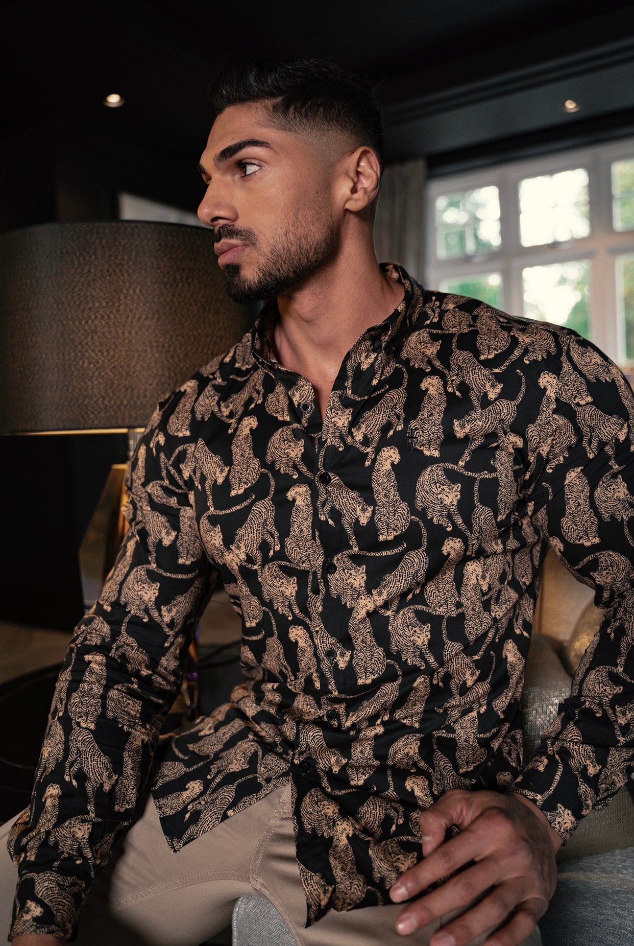 Super Slim Stretch Black / Tan Cheetah Print Long Sleeve with Button Down Collar - FS795