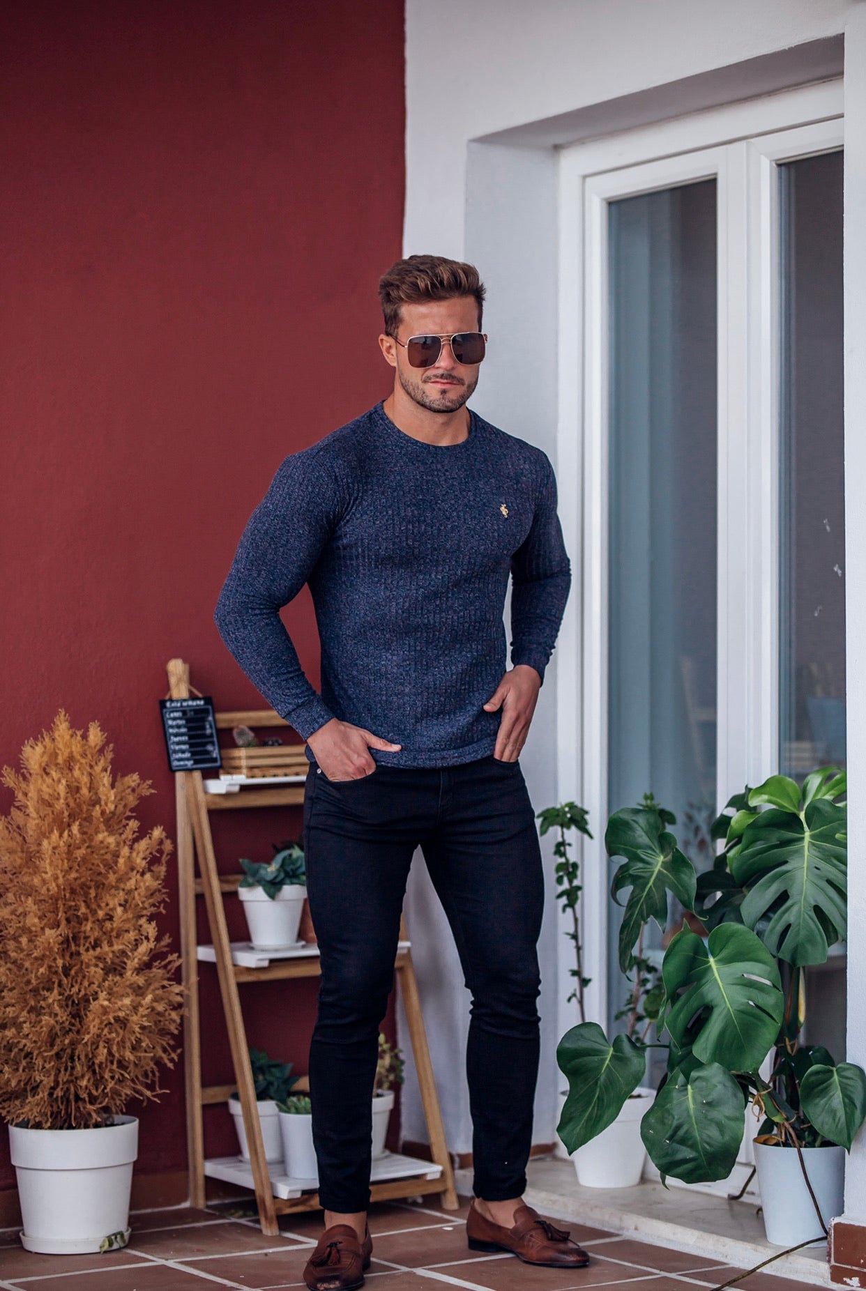 Classic Navy Ribbed Knit Jumper With Gold Emblem - FSH539