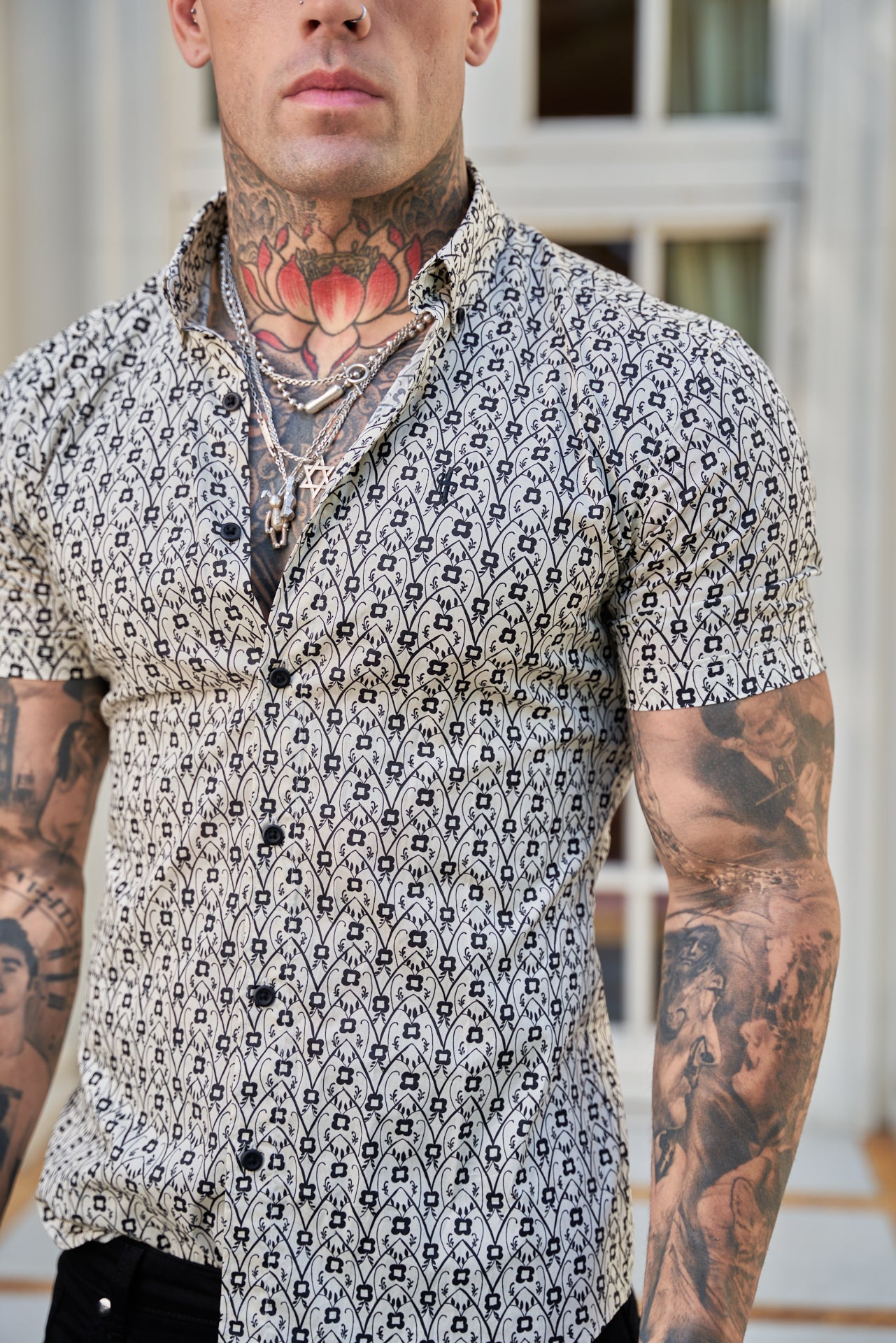 Super Slim Stretch Ecru / Black Geo Flower Print Short Sleeve with Button Down Collar - FS788