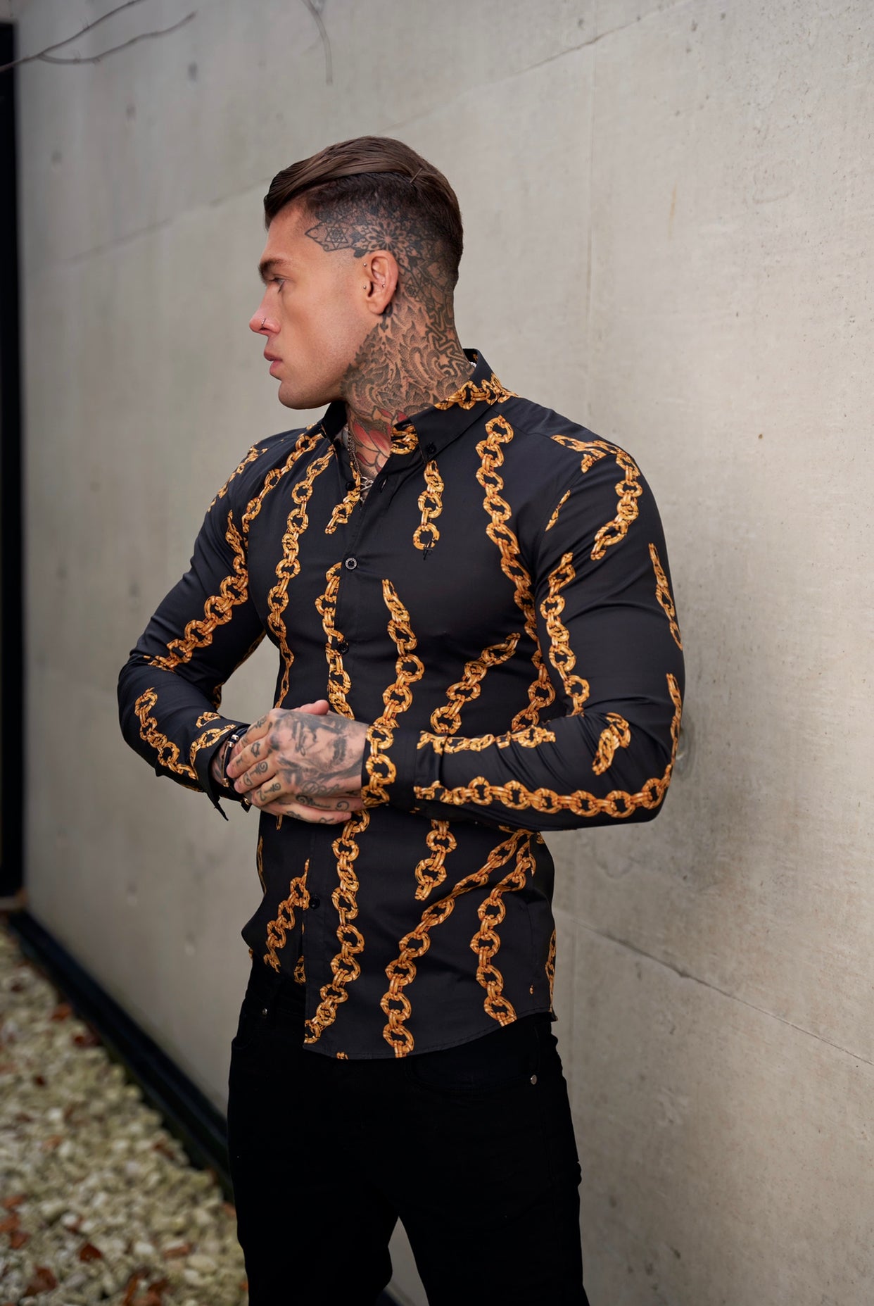 Super Slim Stretch Black / Gold Chain Print Long Sleeve with Button Down Collar - FS856