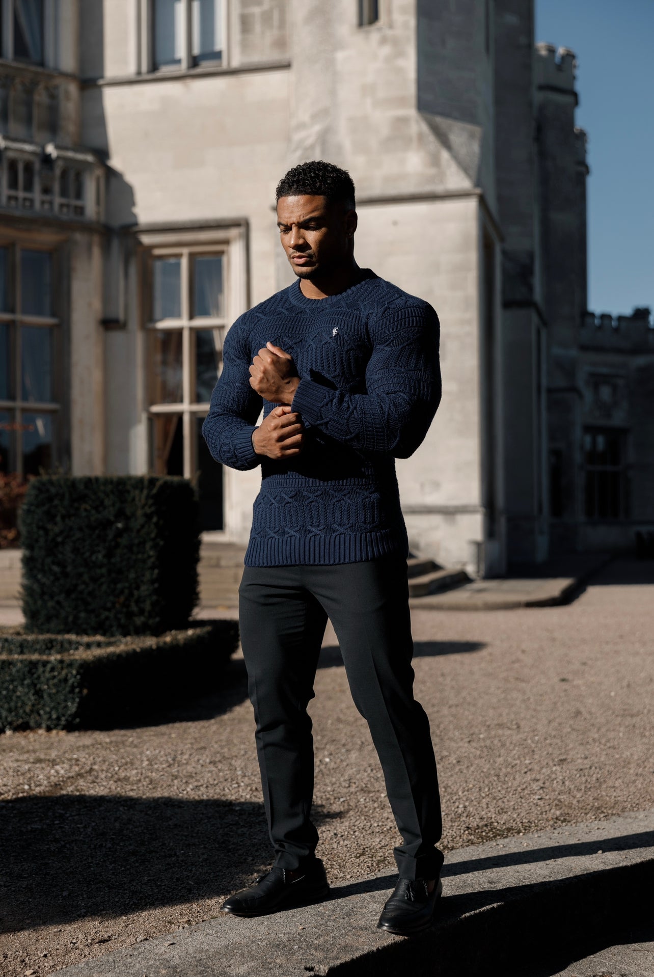 Navy Knitted Cable Link Crew Super Slim Jumper With Metal Decal - FSN069